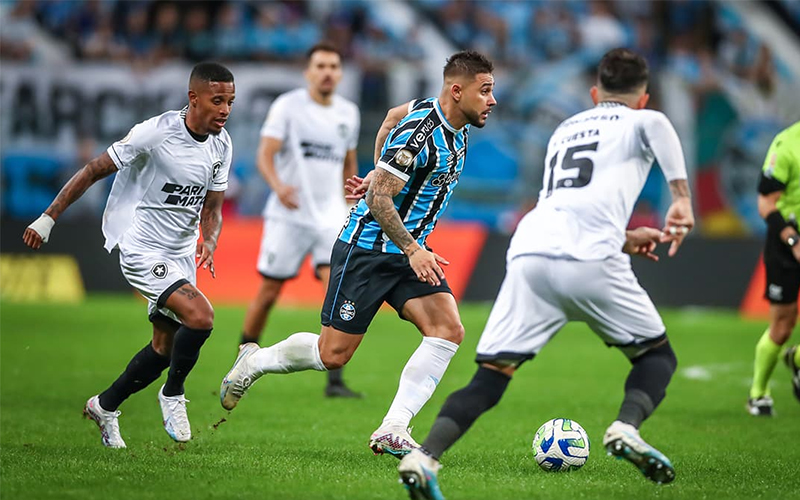 Soi kèo Gremio vs Botafogo RJ 04h30 ngày 17/6/2024